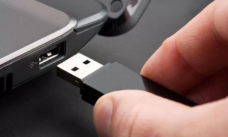 Atalho para remover USB. Já pensou em teclar apenas duas teclas e o dispositivo USB já poder ser removido rapidamente? Isso é simples de se fazer veja como..