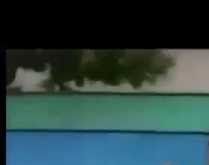 4 Garotas numa moto. Vejam só o que acontece quando 4 antas montam numa moto ao mesmo tempo..