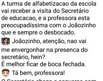 O secretário de educação vi.... O secretário de educação faz uma visita à escola de Joãozinho, confira!.
