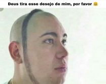 Barba engraçada. Olha essa esse corte com cabelo e barba estranha e muito engraçado kkkk.