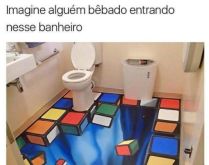 Imagine, alguém bêbado entra.... Imagine só alguém bêbado entrando nesse banheiro....