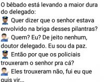 Bêbado na delegacia. O bêbado está levando a maior dura do delegado....