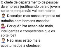 Entrevista de emprego. Um jovem faz entrevista de emprego com um chefe de departamento da empresa, confira!.