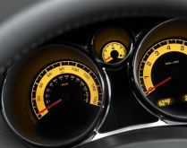 Transforme seu celular android.... Já pensou em usar seu celular como velocimetro? Isso é possível, basta instalar um pequeno aplicativo que utiliza informações do GPS..